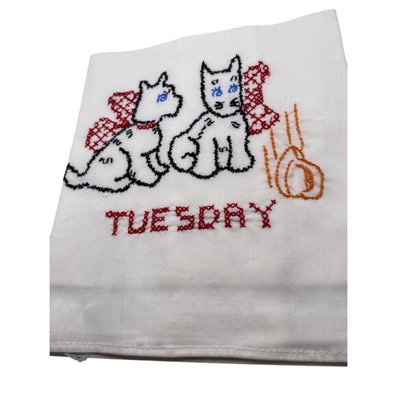 Vintage Embroidered Day Of The Week Tea Towel Set Dogs Puppies Mischievous Decor - Picture 5 of 11